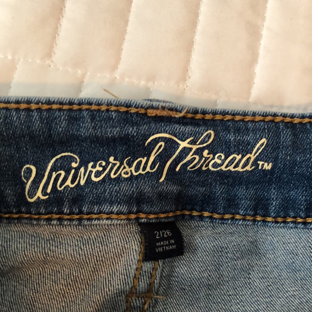 DISTRESSED HIGH RISE DENIM SHORTS - Picture 2 of 5